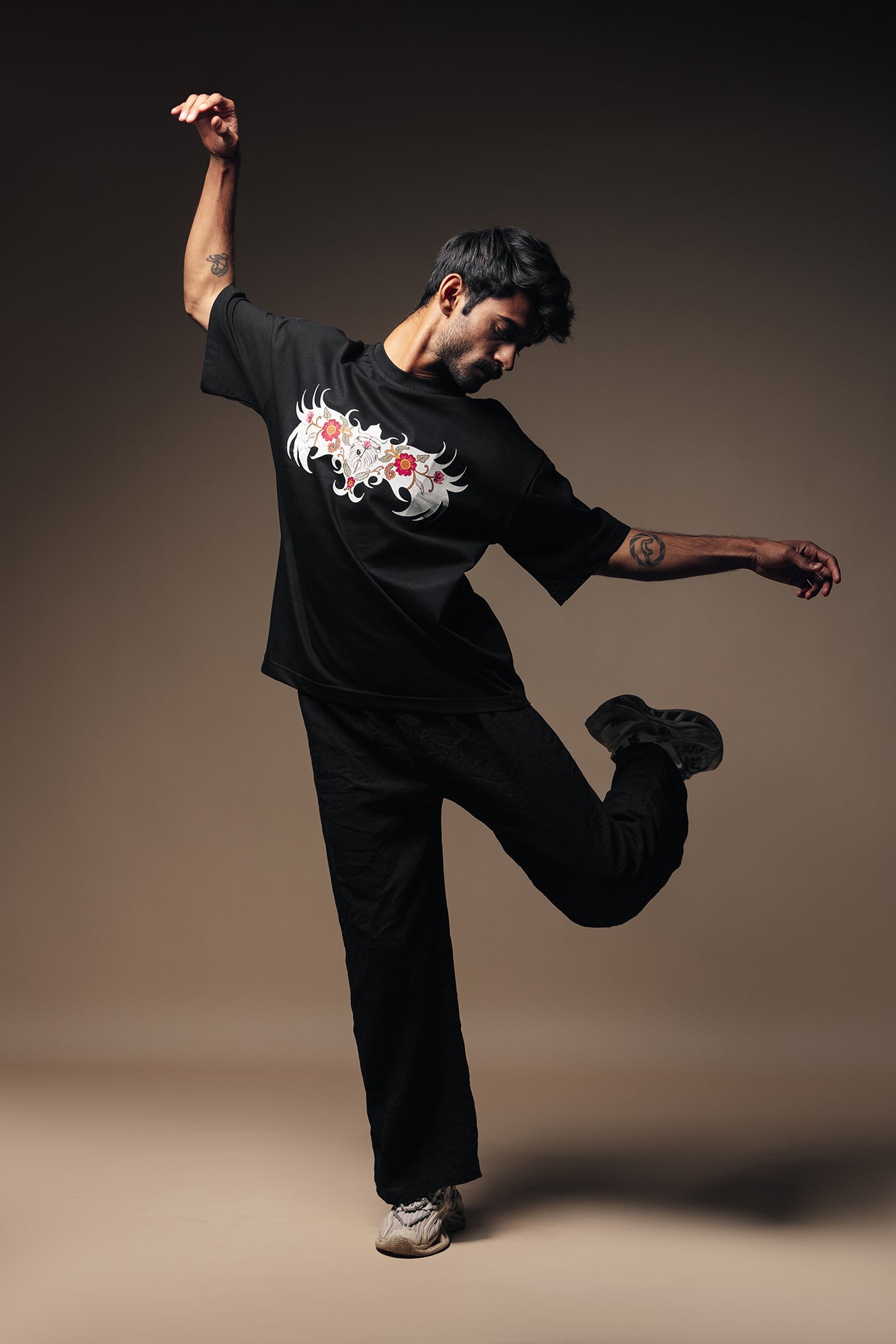 Udaan T- Shirt - Black